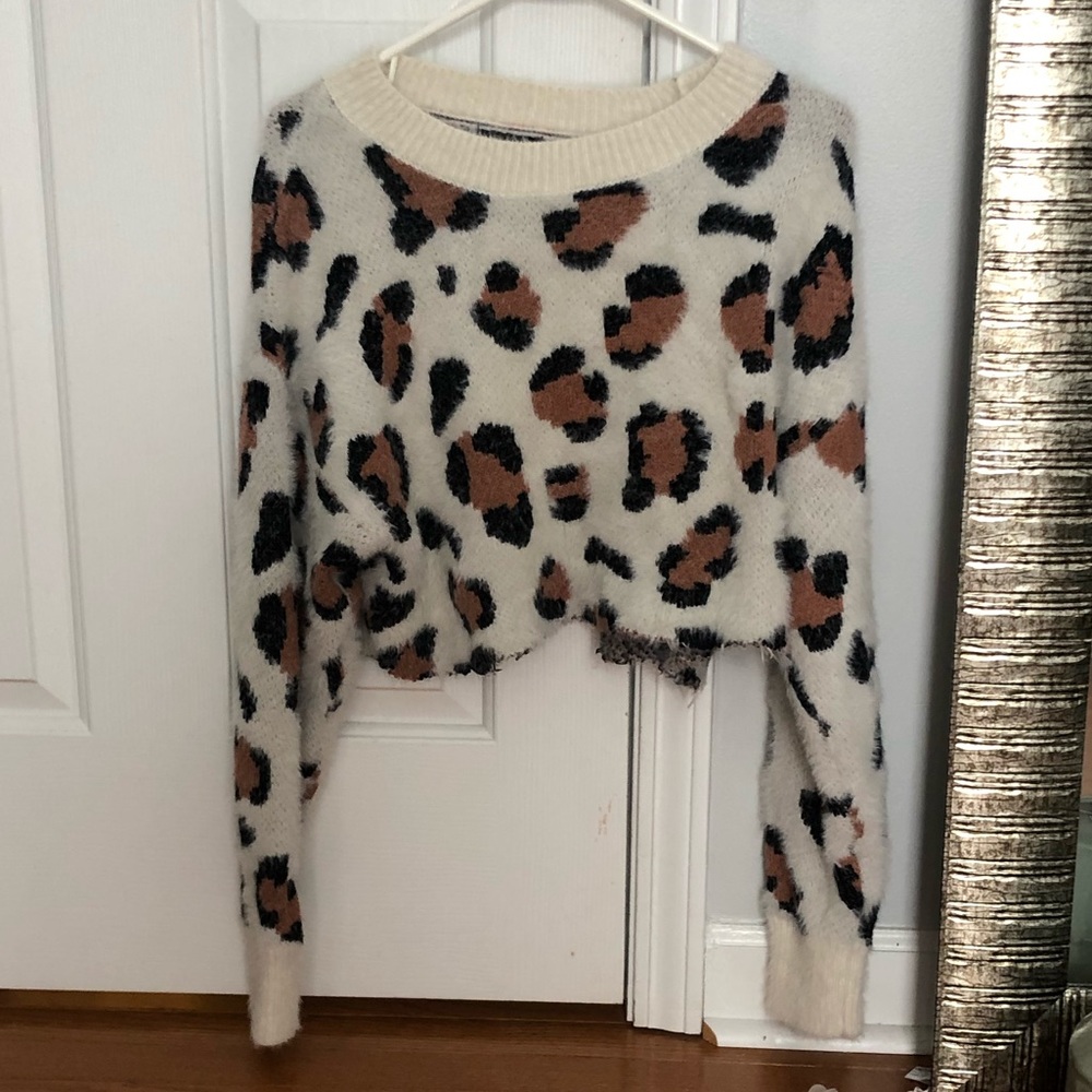Fuzzy Cropped Cheetah Sweater
